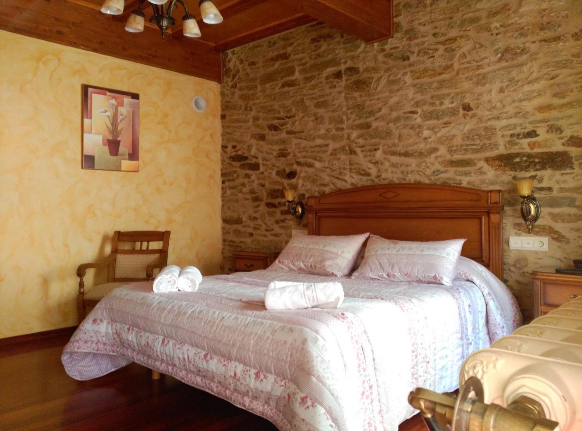 Pico Sacro II Hotel سانتياغو دي كومبوستيلا الغرفة الصورة