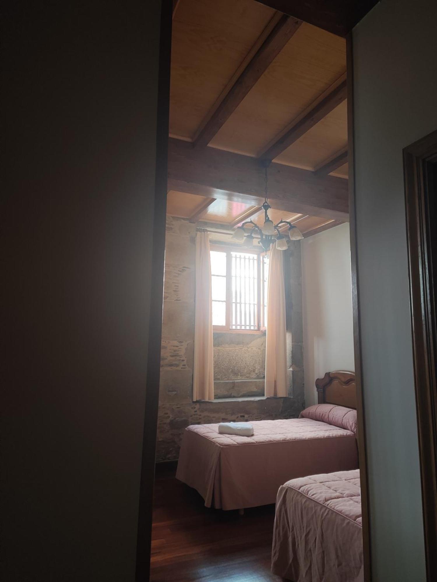 Pico Sacro II Hotel سانتياغو دي كومبوستيلا الغرفة الصورة